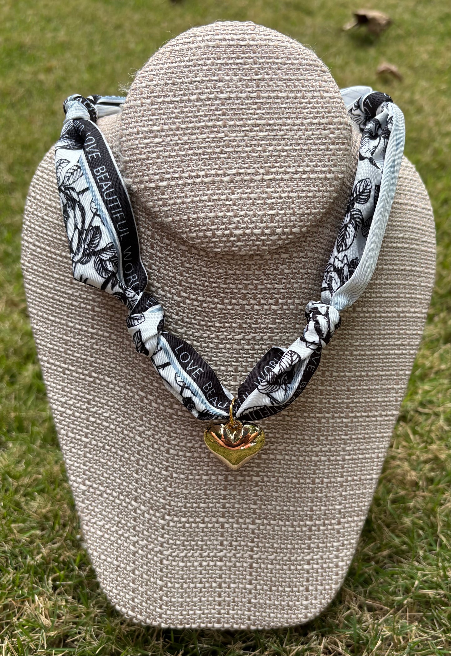 Heart Charm Fall Scarf Necklaces / 6 patterns