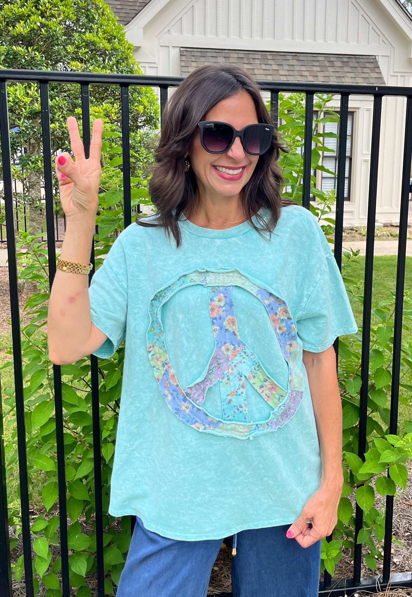 Peace Out Washed Top / 2 colors