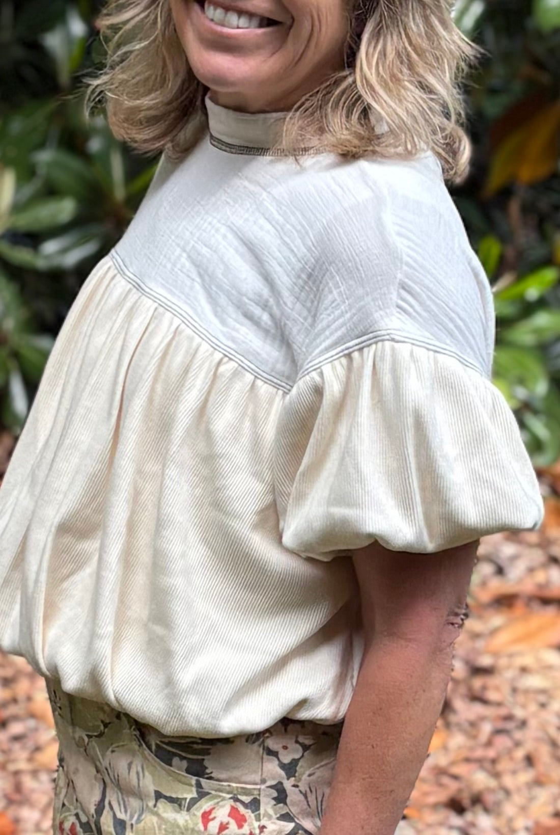 Bubble Sleeve Ivory Cropped top