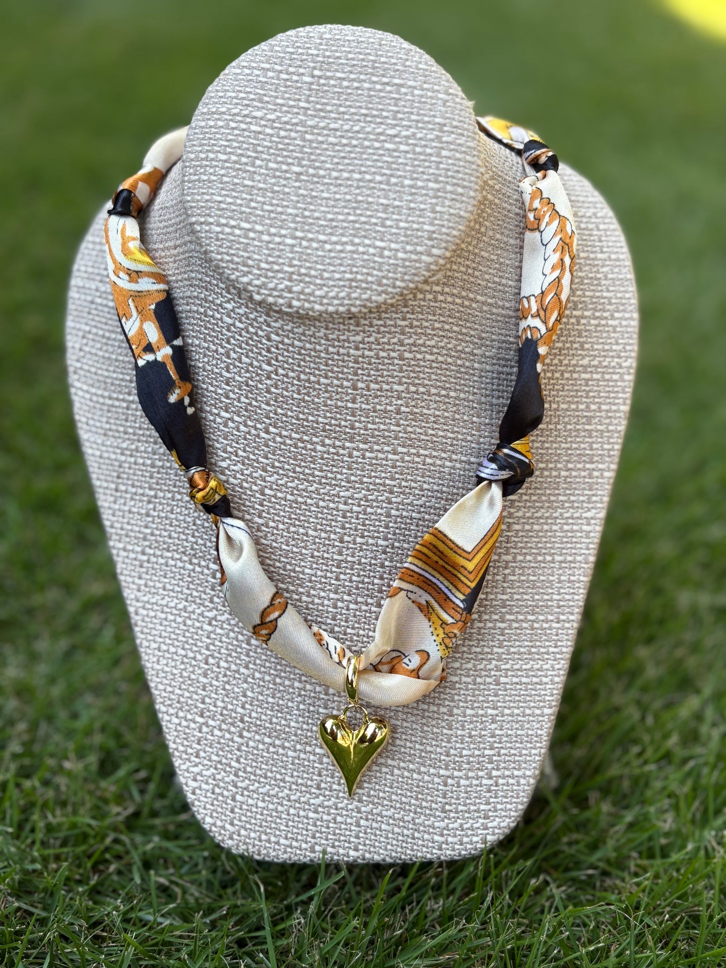 Heart Charm Fall Scarf Necklaces / 6 patterns