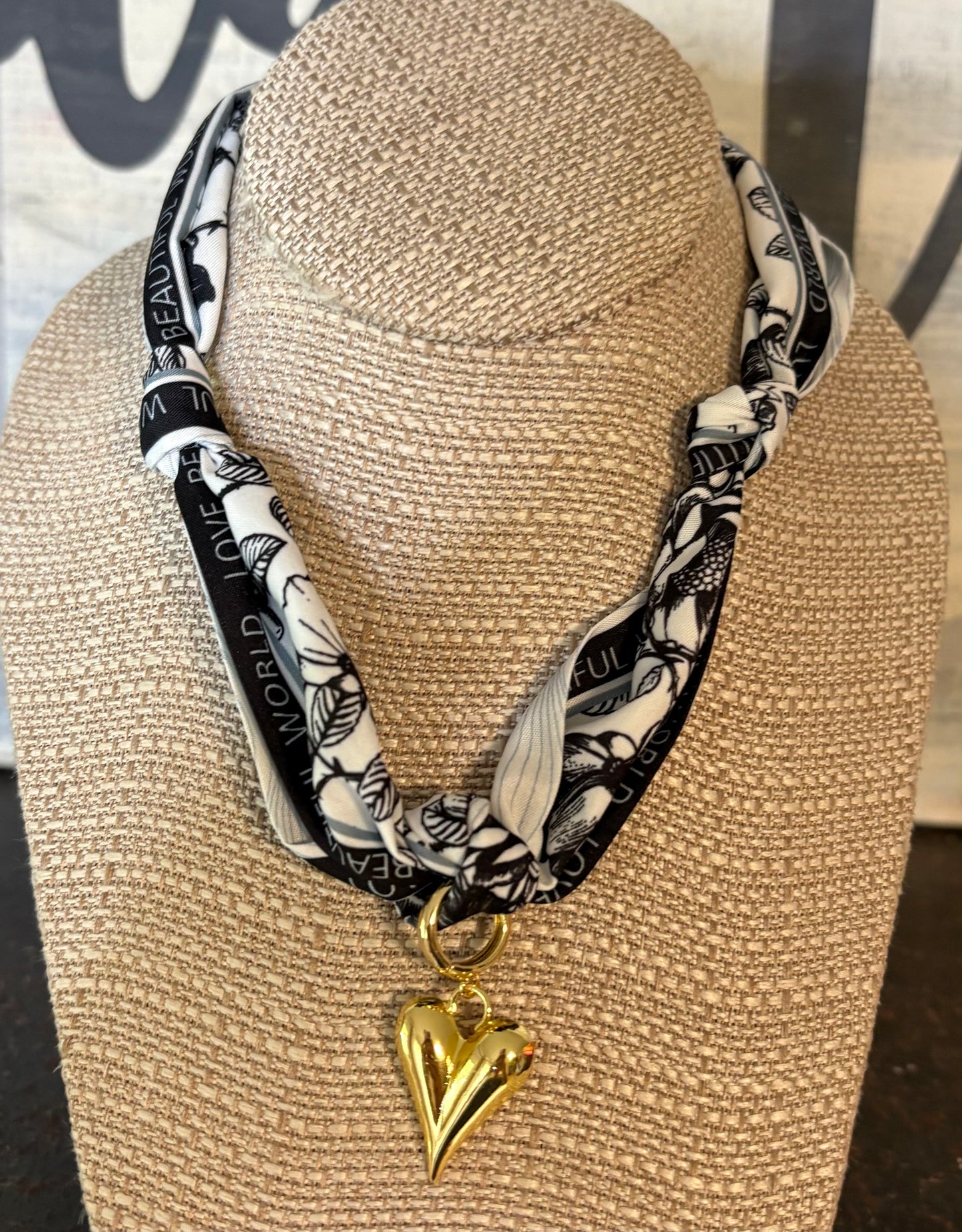 Heart Charm Fall Scarf Necklaces / 4 patterns