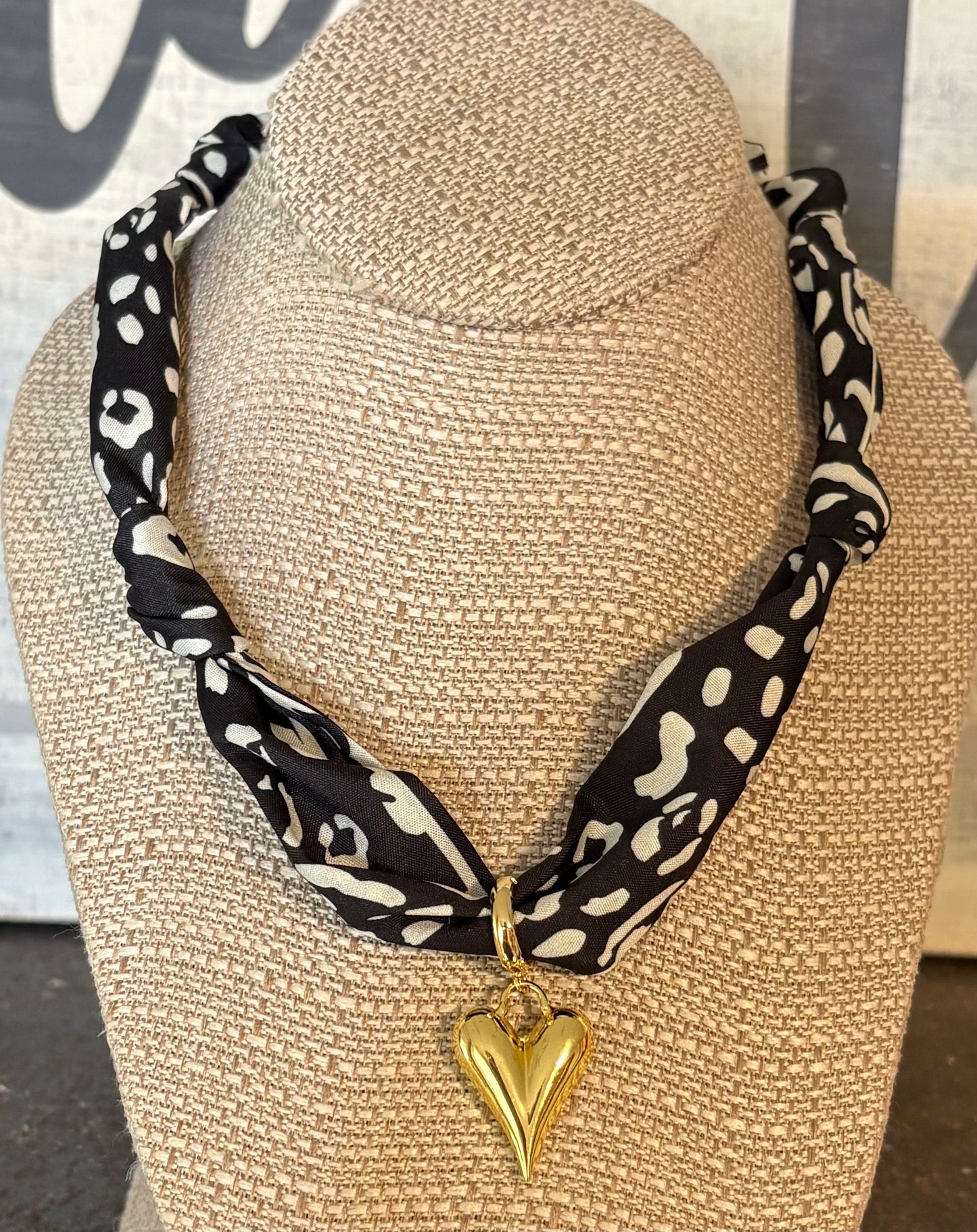 Heart Charm Fall Scarf Necklaces / 4 patterns