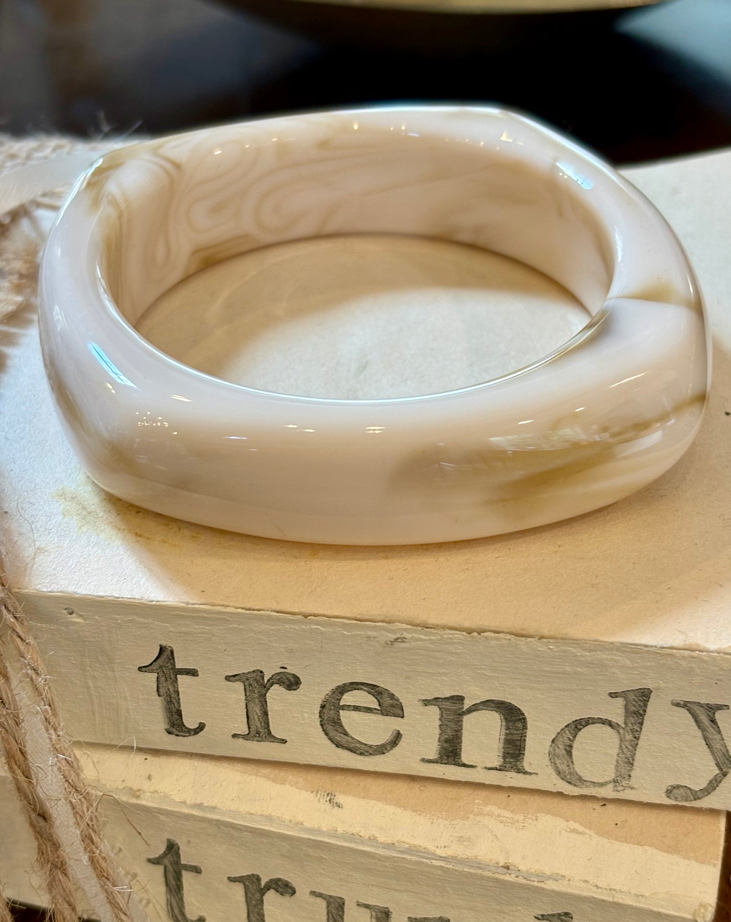 Acrylic Bangle / 2 colors