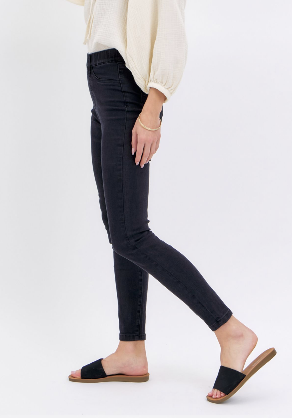 Judy Blue Pull-on Black Skinny Jean