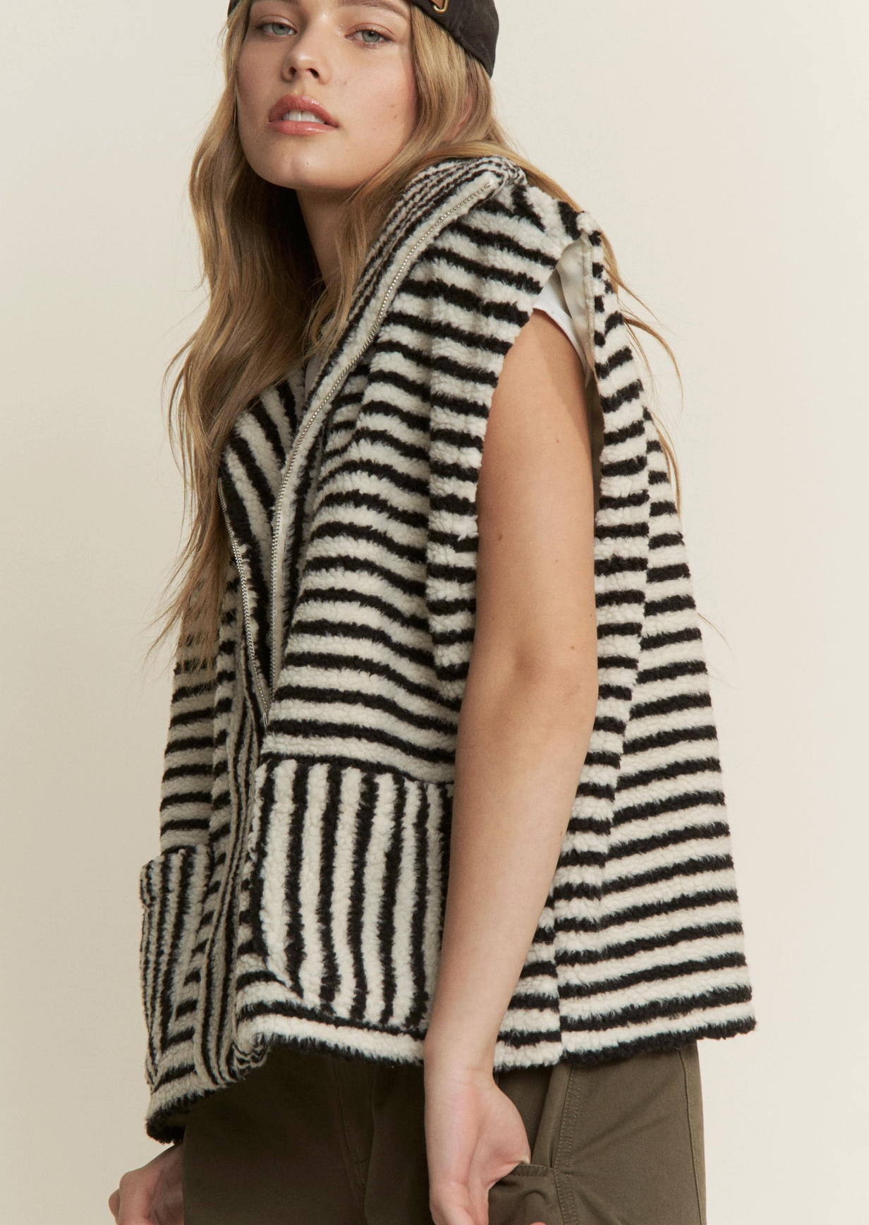 Fuzzy Plush Stripe Vest / 3 colors