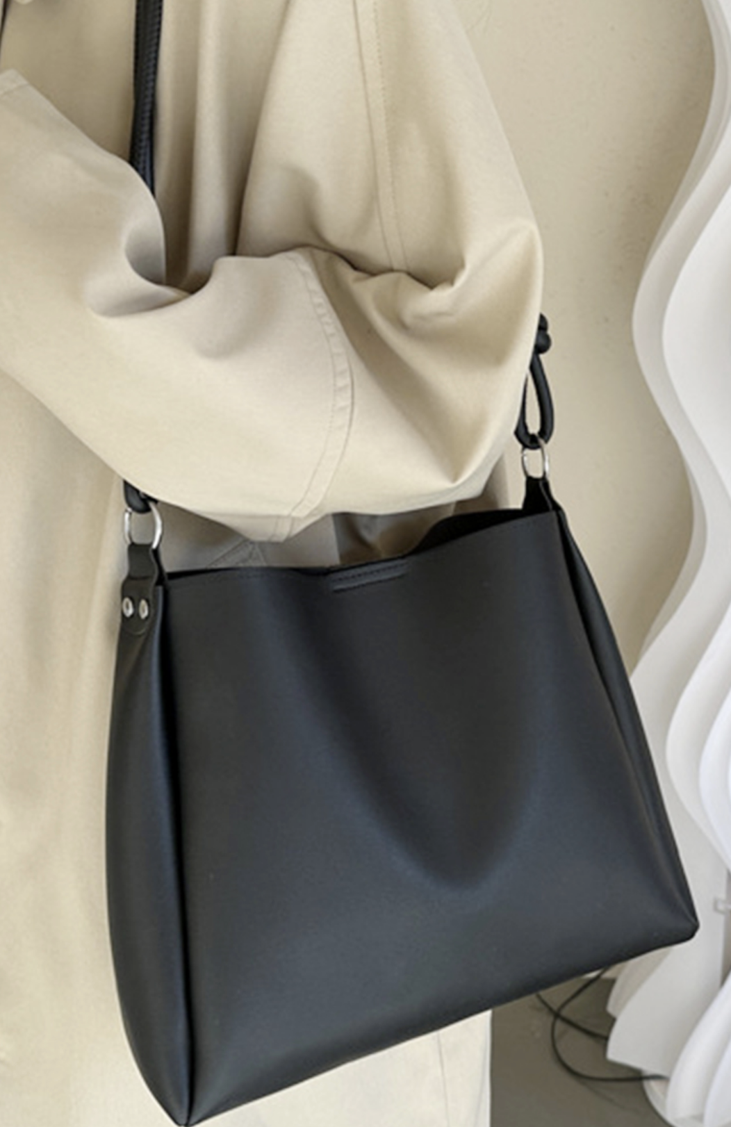 Modern Shoulder Tote Purse / 3 colors