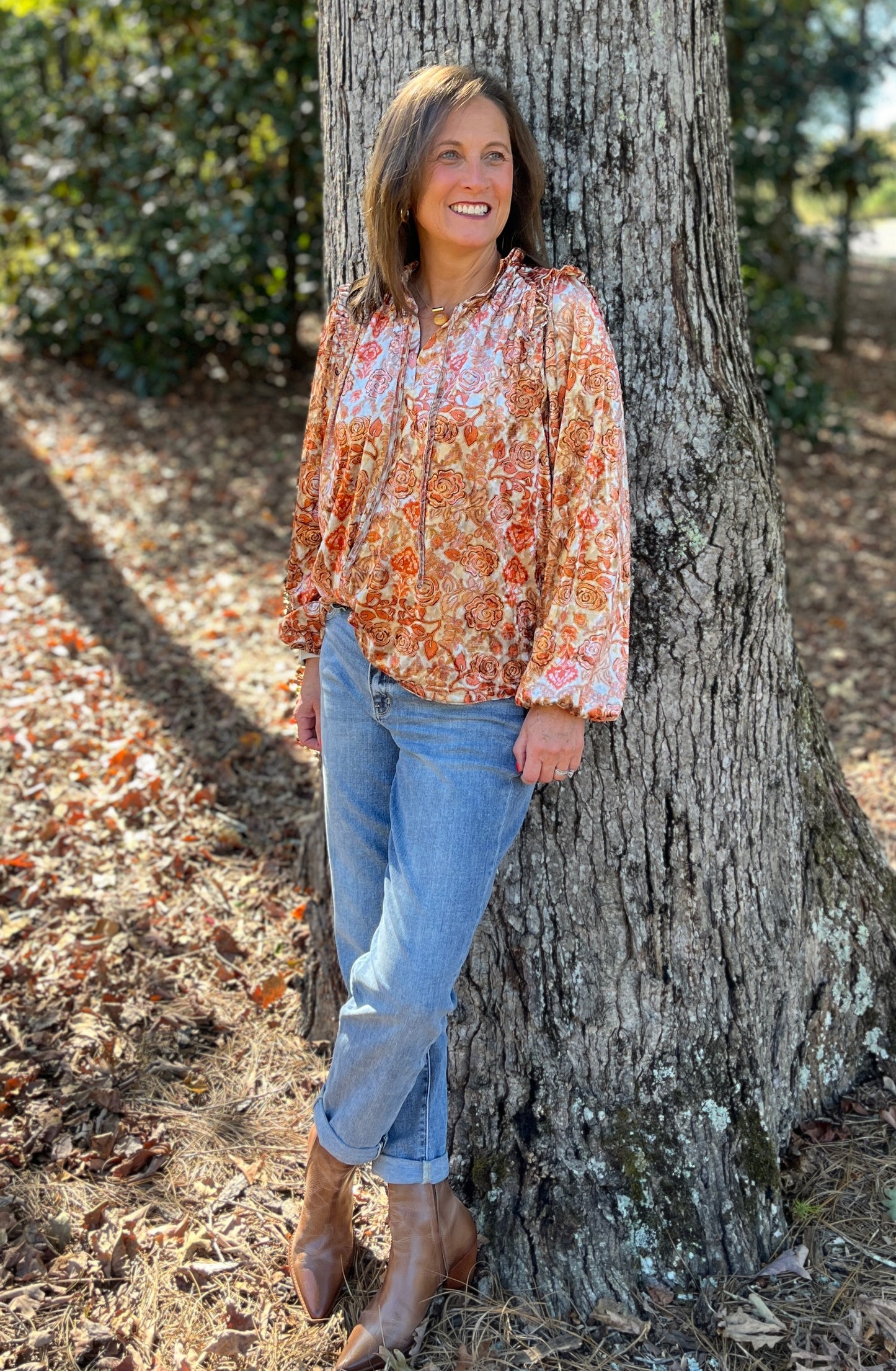 Easel Vintage Floral Velvet Top