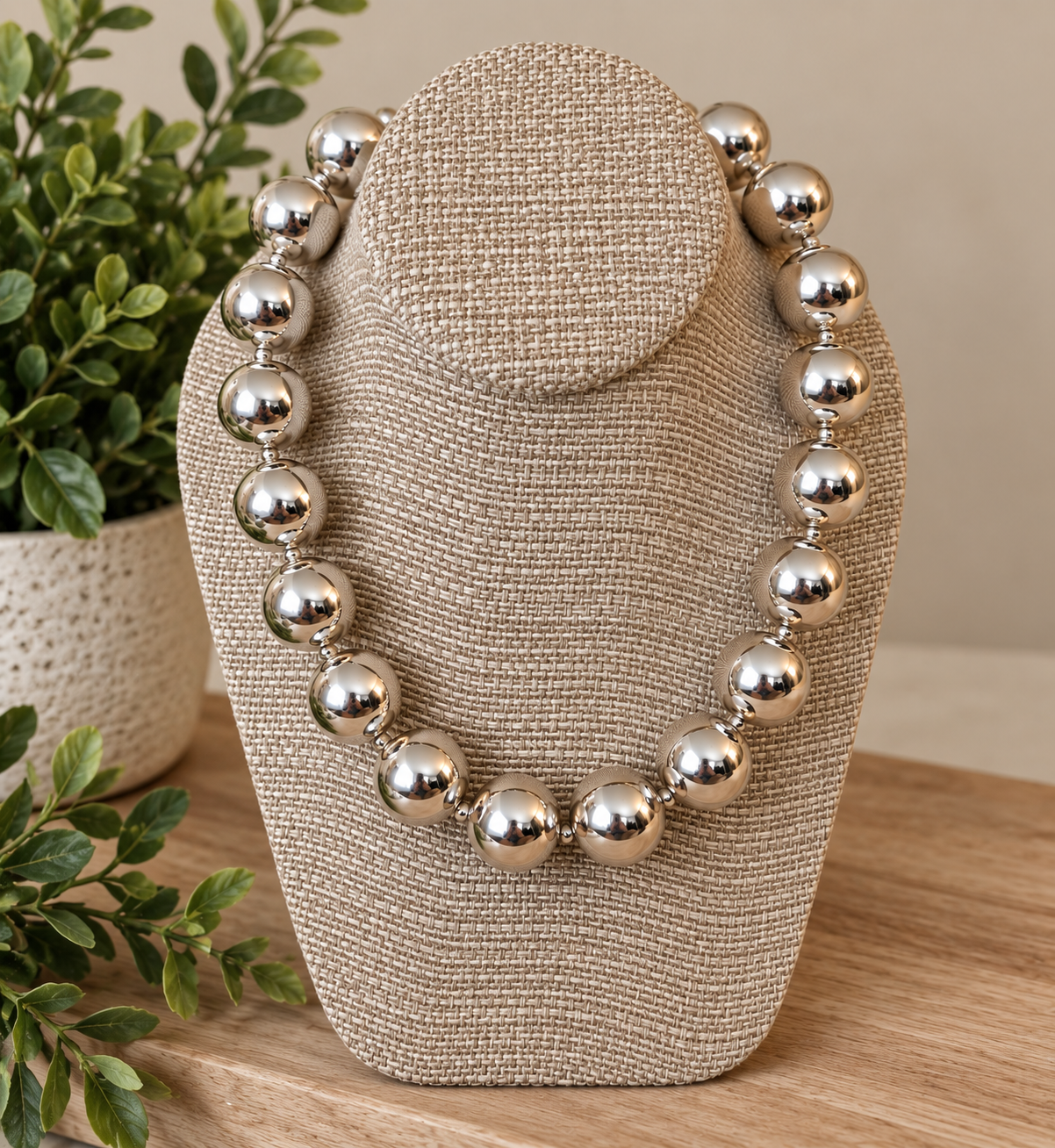 Magnetic Beaded Necklace – Gold or Silver