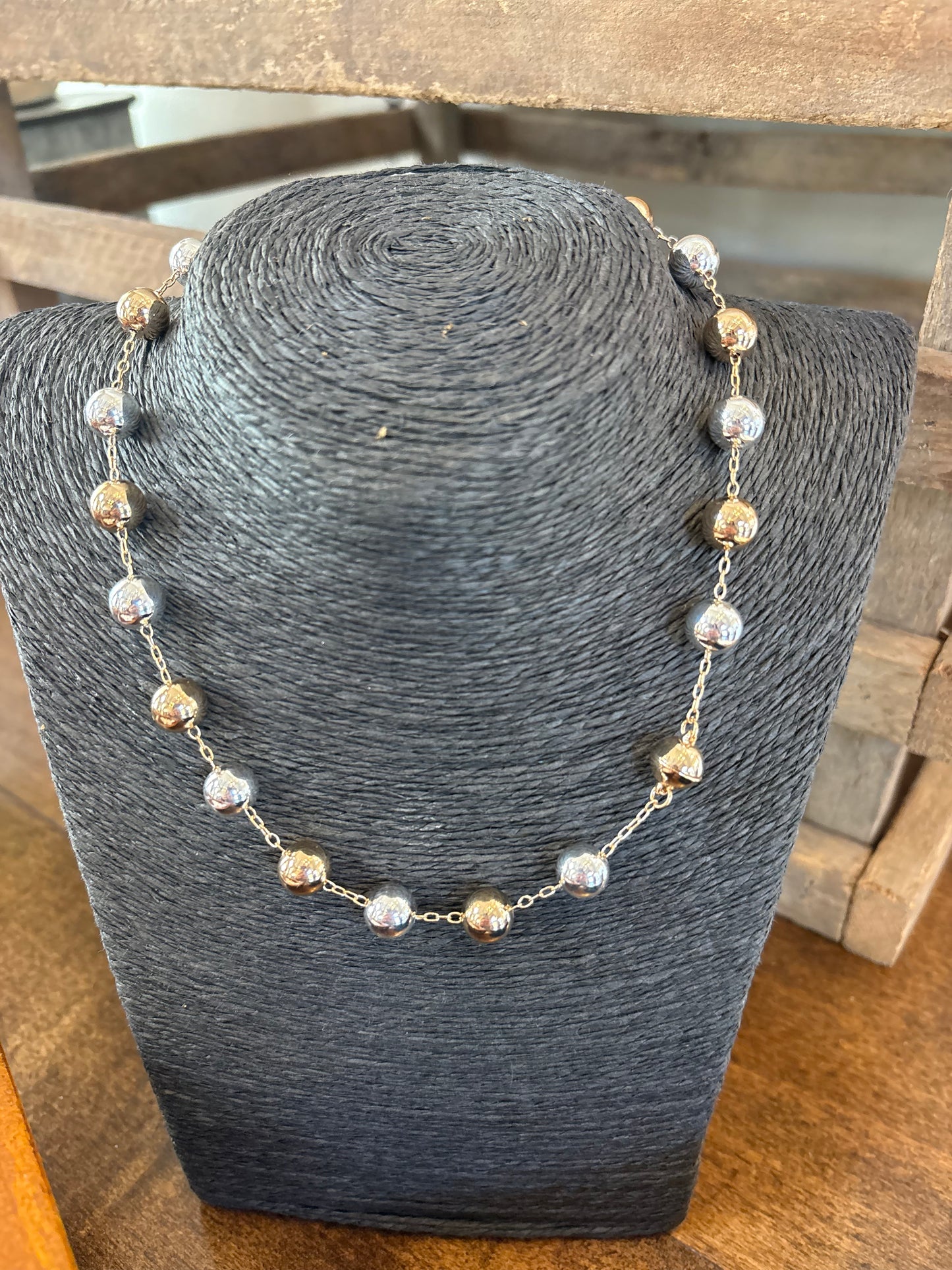 Metallic Ball Bead Magnetic Necklace / 3 colors