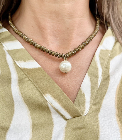 Vintage Bead Necklace with Pearl