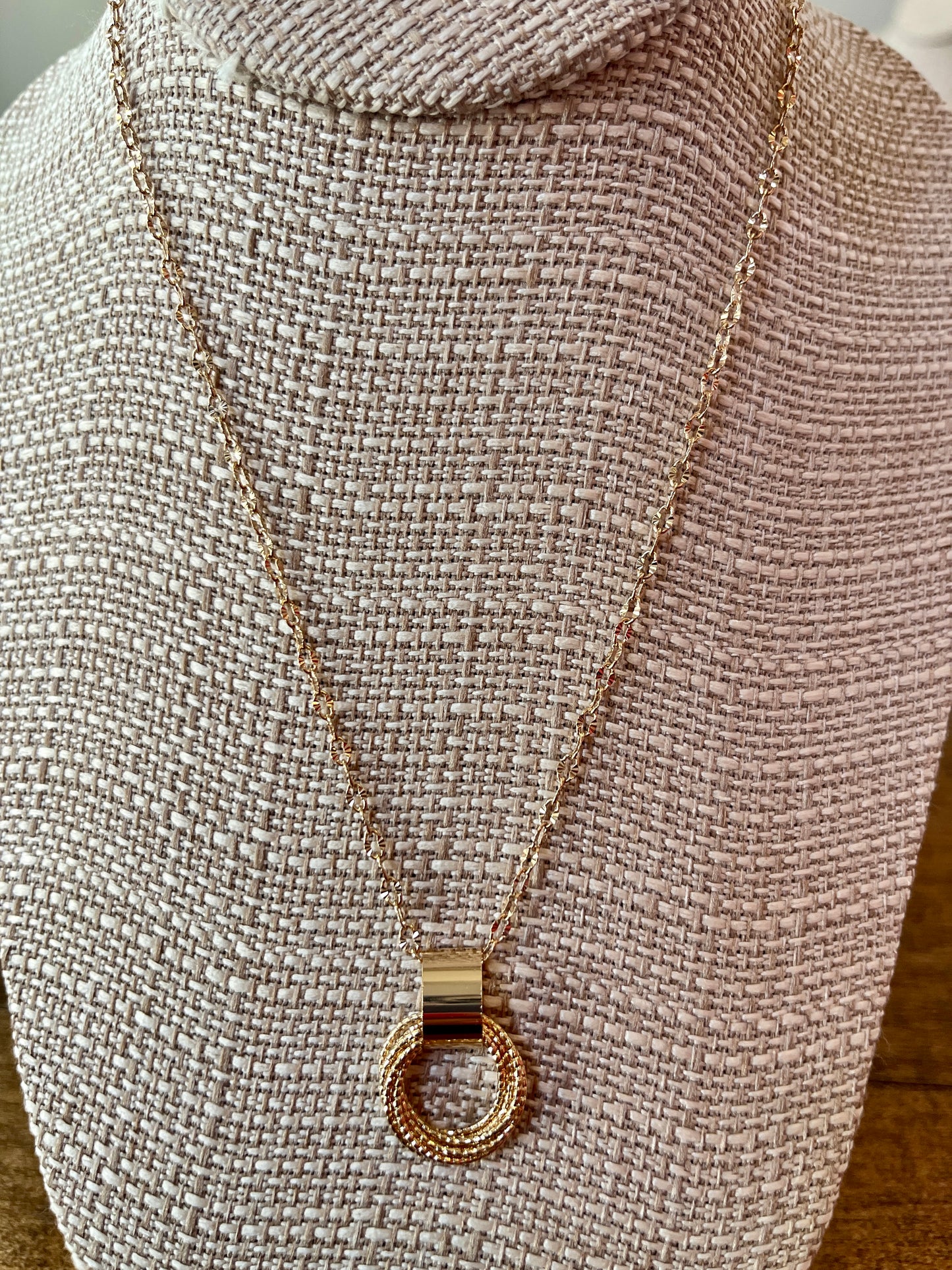 Gold Textured Knot Chain Necklace