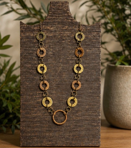 Artisan Circle Link Rafia Necklace -3 colors