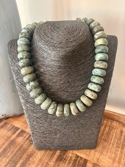 Flattened Resin Bead Statement Necklace / 3 colors