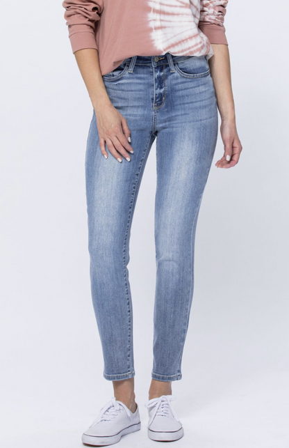 Judy Blue High Rise Light Wash Relaxed Fit