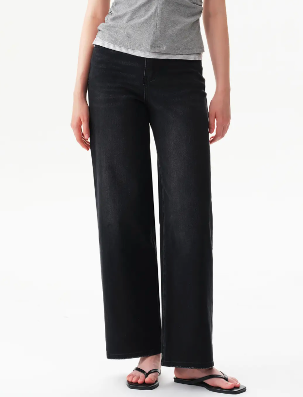 Black High Rise Relaxed Stretch Tapered Jeans