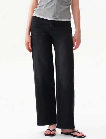 Black High Rise Relaxed Stretch Tapered Jeans