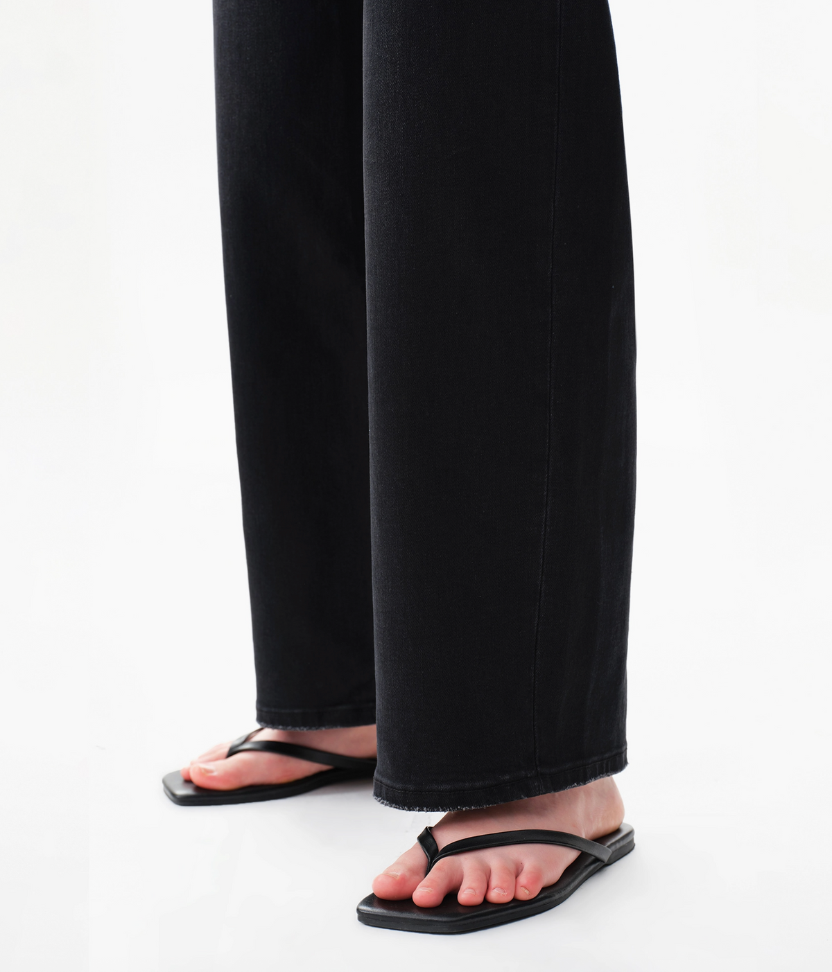 Black High Rise Relaxed Stretch Tapered Jeans