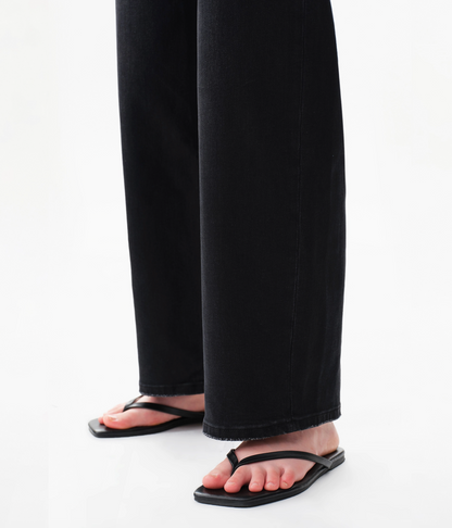 Black High Rise Relaxed Stretch Tapered Jeans